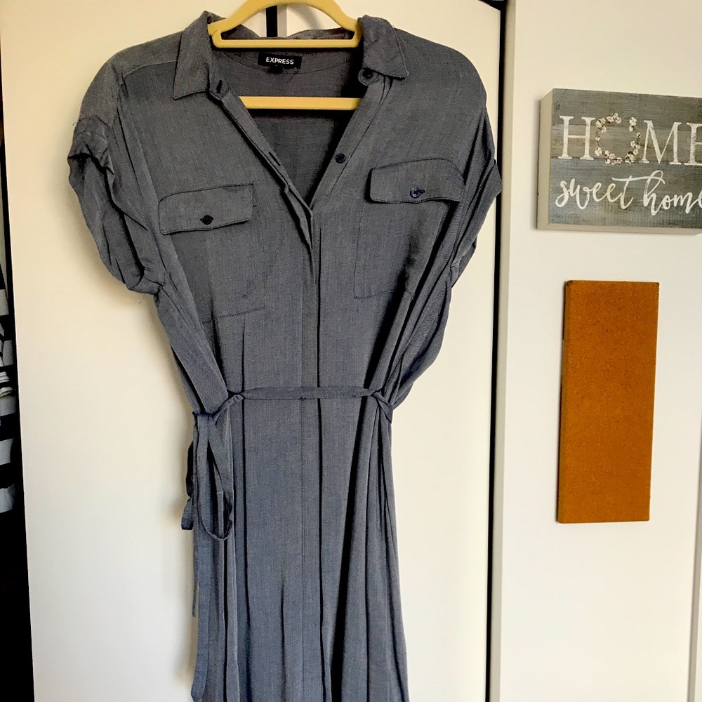 Mid length, short sleeve, Express dress